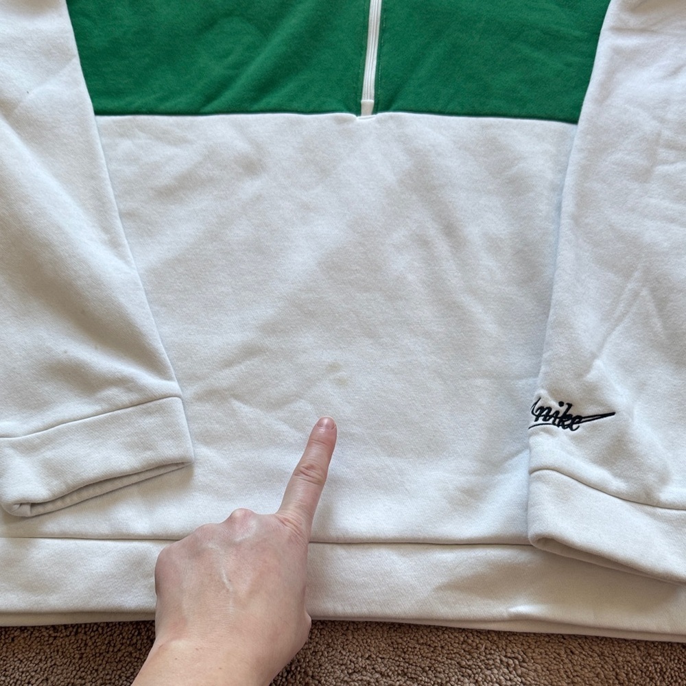 Nike White and Green Hoodie - Picture 3 of 7